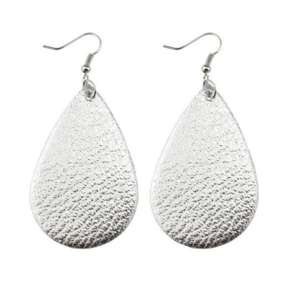 REVITALIZED Jewelry - 3/$15 • Silver Leather Teardrop Earrings
